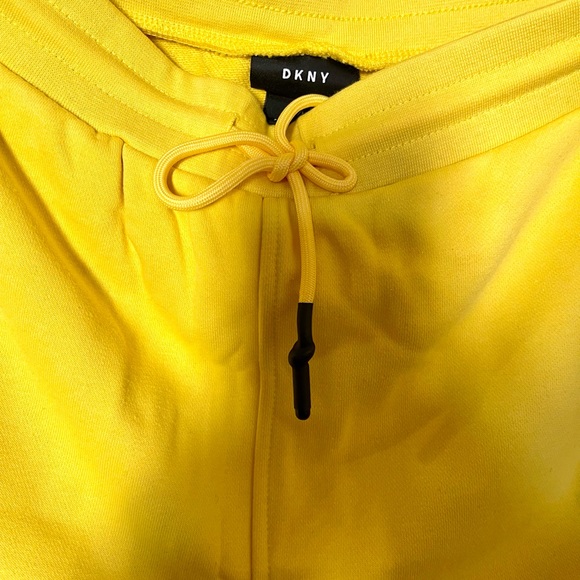 dkny - Picture 3 of 6